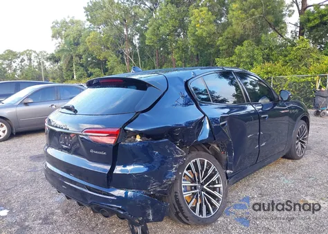 2023 Maserati Grecale Modena z USA, uszkodzony, nr VIN ZN682AVMXP7407743